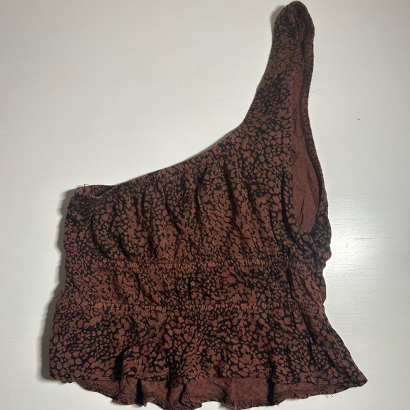 Urban Outfitters One Shoulder Top - Picture 2 of 4